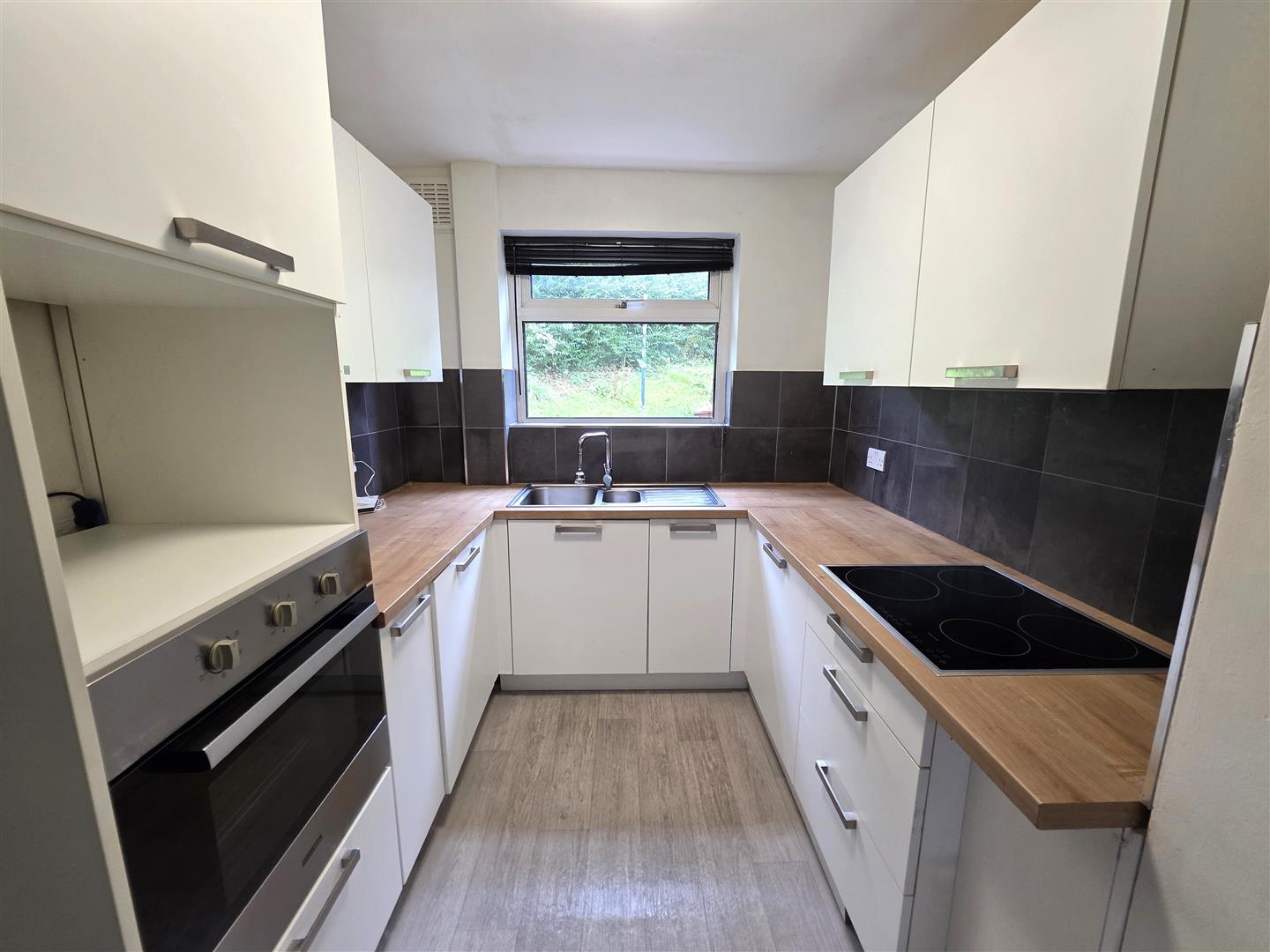 KITCHEN CONT